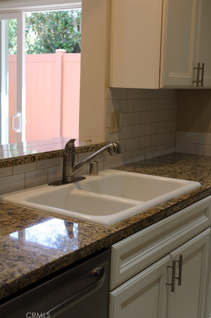 27420 Country Glen Rd, Calabasas, CA 91301
