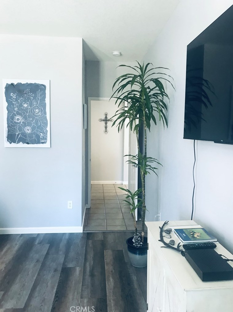 11660 Oak St, Apple Valley CA  92308-4951 exterior