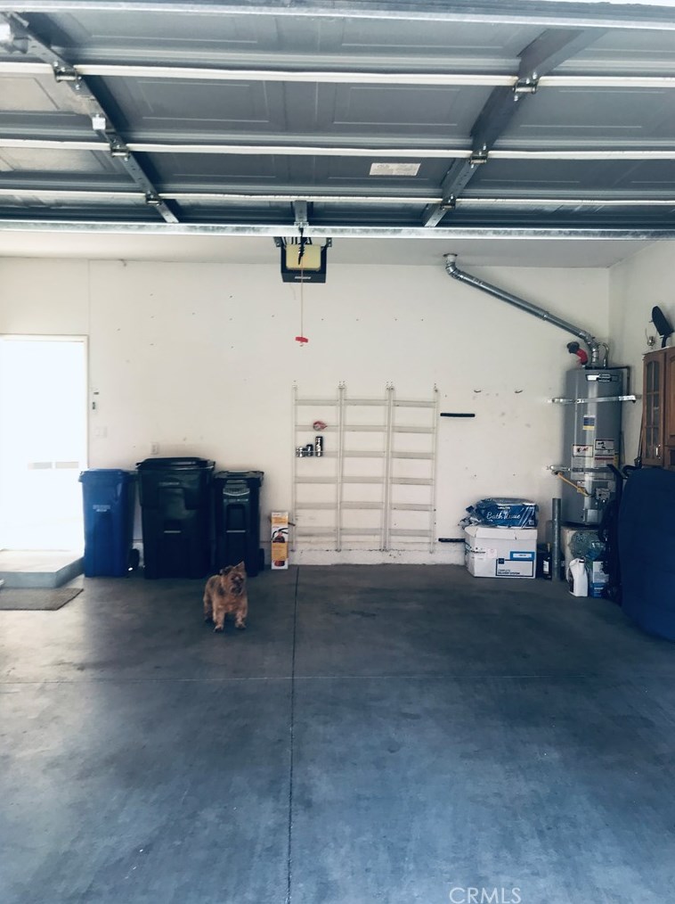 11660 Oak St, Apple Valley CA  92308-4951 exterior