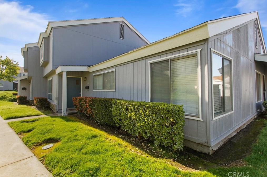 23519 Twin Spring Ln, Pomona, CA 91765-2375