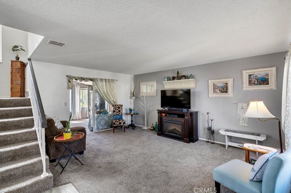 1932 Cherrywood Ln, Colton, CA 92324