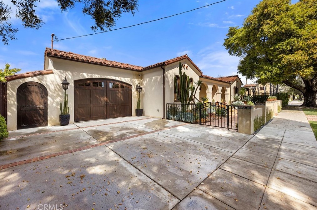 407 W Santa Clara Ave, Santa Ana, CA 92706