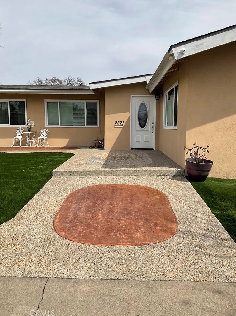2221 S Rene Dr, Santa Ana, CA 92704