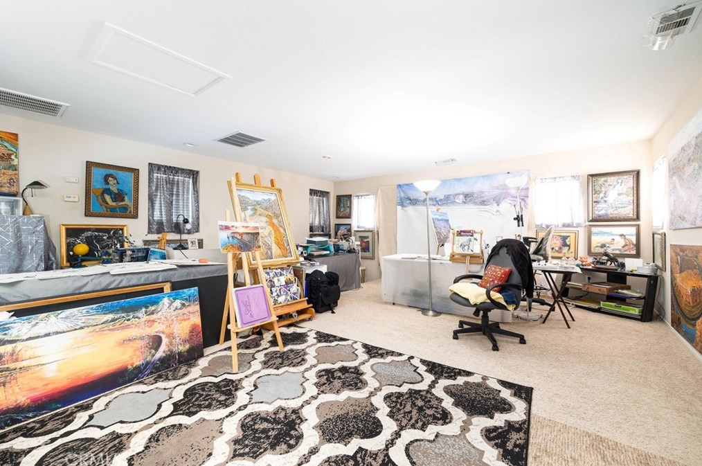 39689 Chambray Dr, Murrieta CA  92563-4075 exterior