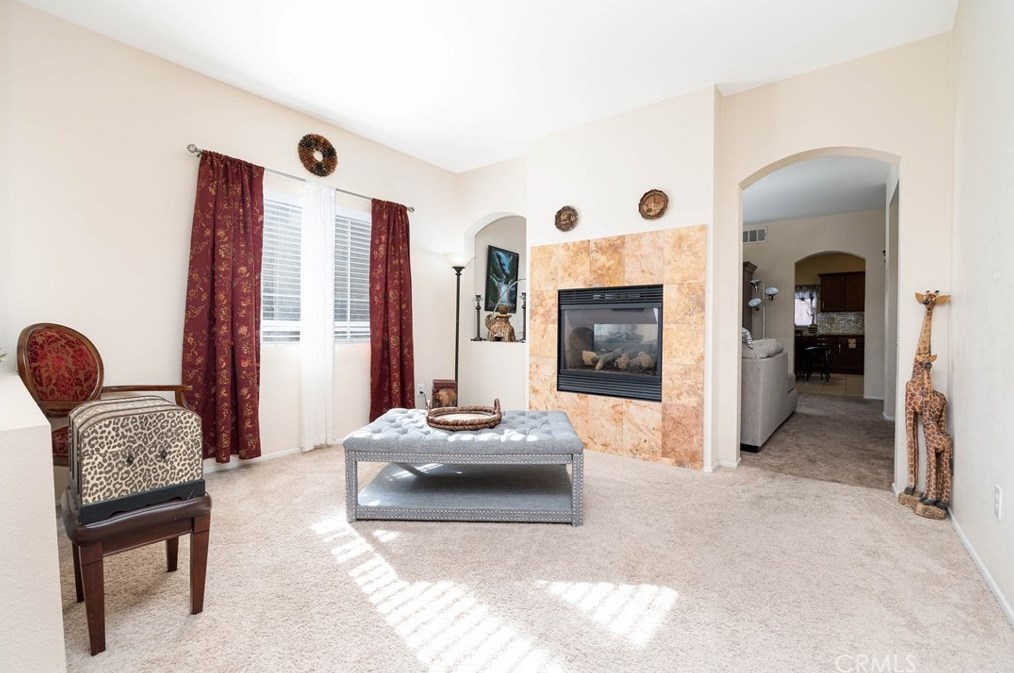 39689 Chambray Dr, Murrieta CA  92563-4075 exterior