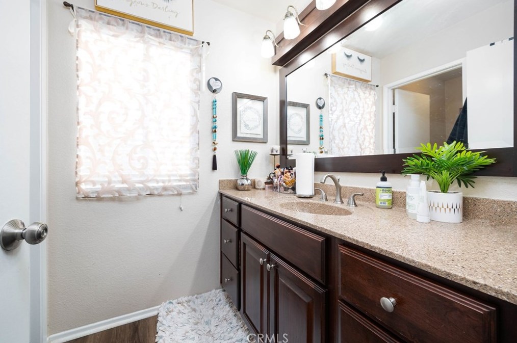 39689 Chambray Dr, Murrieta CA  92563-4075 exterior