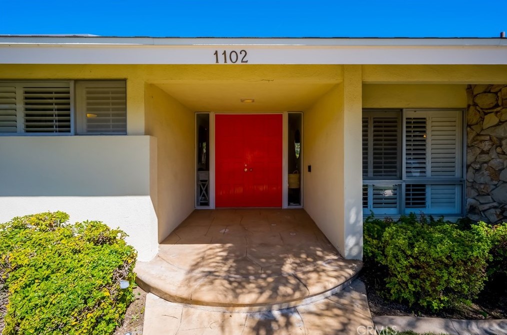 1102 Hendrix Ave, Thousand Oaks CA  91360-3647 exterior