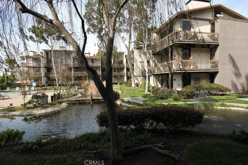 7133 Marina Pacifica Dr, Long Beach, CA 90803