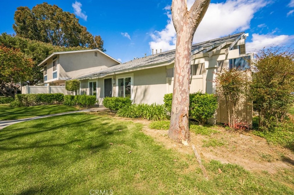 2617 W Meadowwood #9, Santa Ana, CA 92704