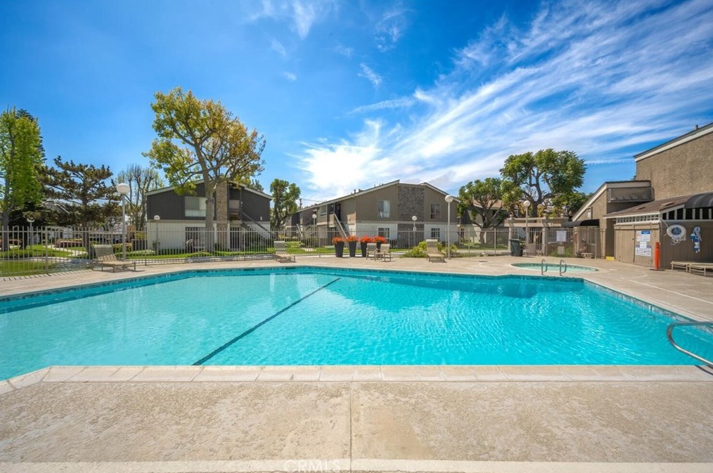 2805 Fairview St, Santa Ana CA  92704-5953 exterior