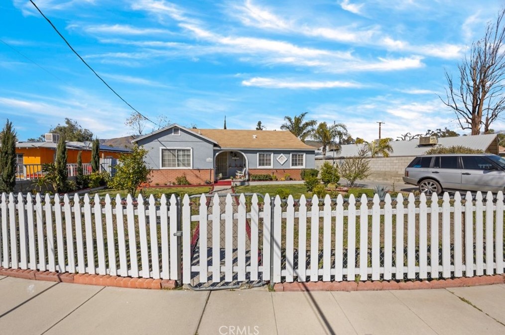 105 De Anza Dr, San Jacinto, CA 92583