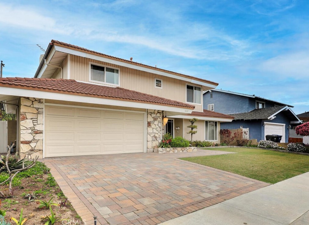 6121 Montecito Dr, Huntington Beach, CA 92647-3222