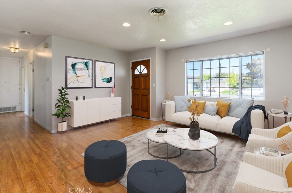 8960 Comet Cir, Westminster, CA 92683-7739