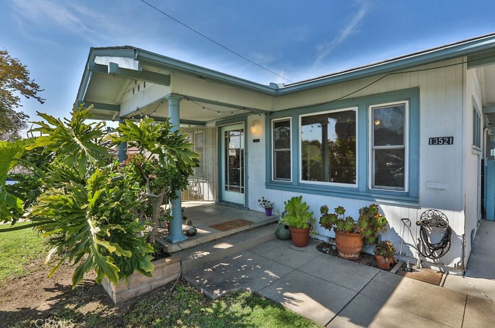 13521 Sunset Dr, Whittier, CA 90602
