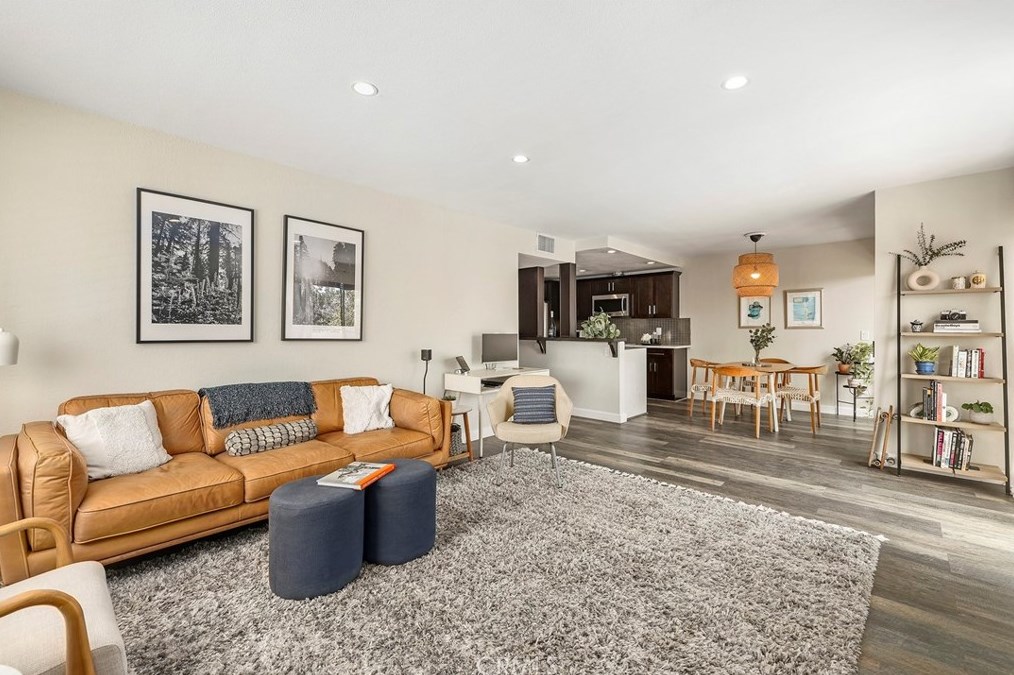 2135 E 4th St #202, Long Beach, CA 90814