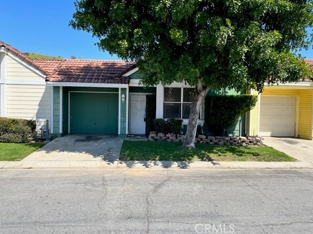 1723 Club Dr, Pomona, CA 91768-1254
