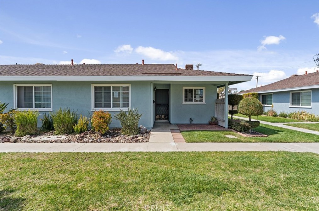 1054 Mitchell Ave, Tustin, CA 92780