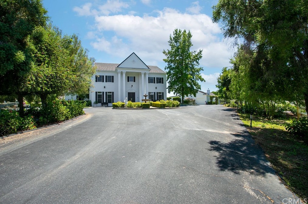 39315 Calle De Suenos, Murrieta CA  92562-7309 exterior