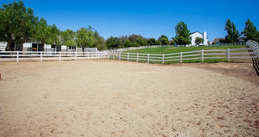 39315 Calle De Suenos, Murrieta CA  92562-7309 exterior