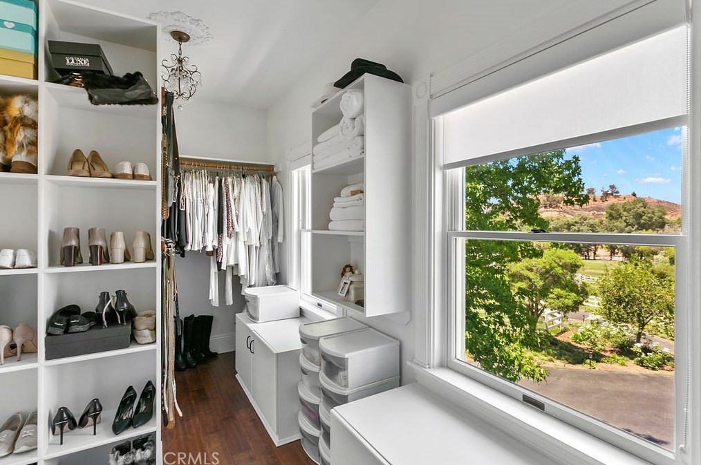 39315 Calle De Suenos, Murrieta CA  92562-7309 exterior