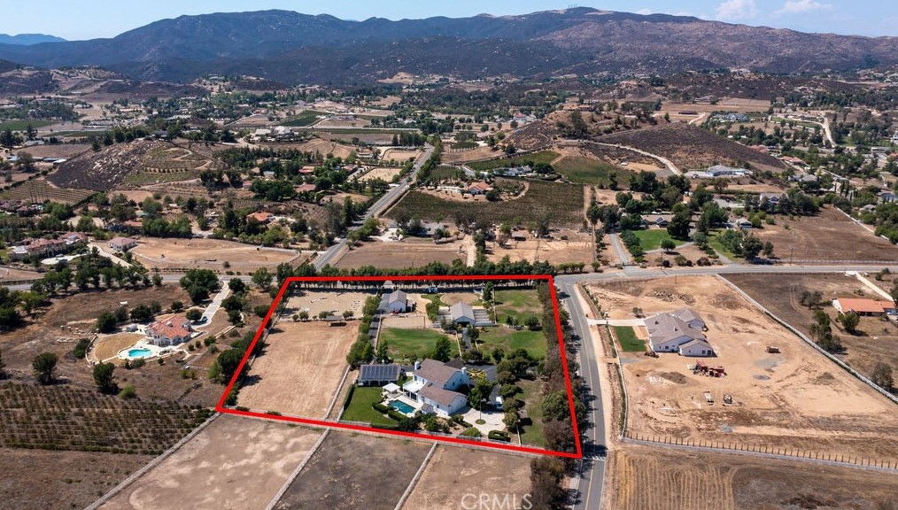 39315 Calle De Suenos, Murrieta CA  92562-7309 exterior