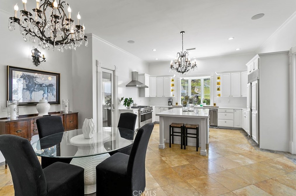 39315 Calle De Suenos, Murrieta CA  92562-7309 exterior