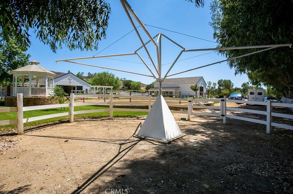 39315 Calle De Suenos, Murrieta CA  92562-7309 exterior