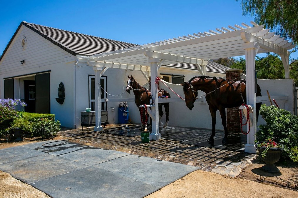 39315 Calle De Suenos, Murrieta CA  92562-7309 exterior