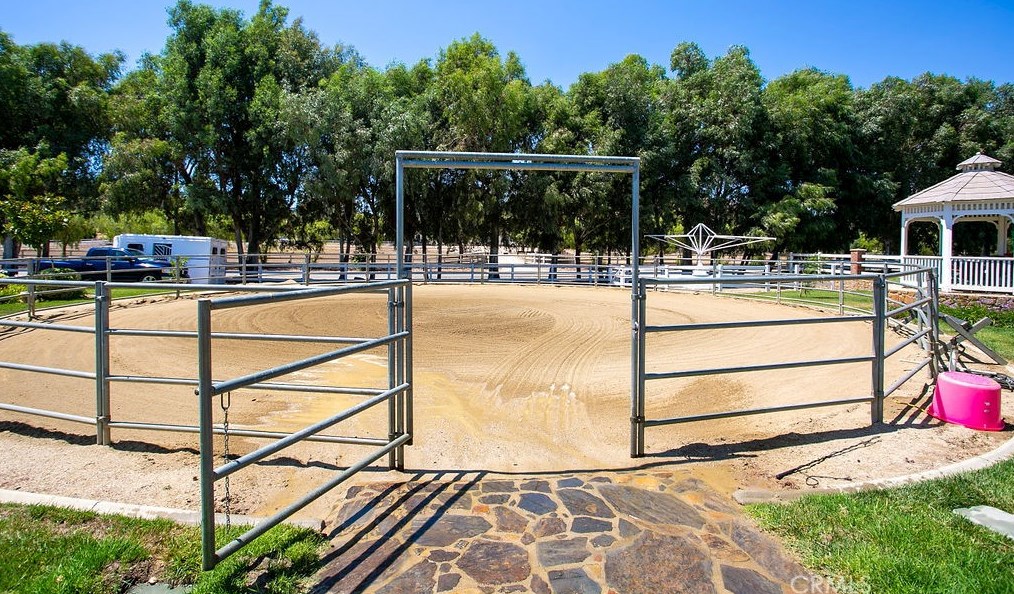 39315 Calle De Suenos, Murrieta CA  92562-7309 exterior