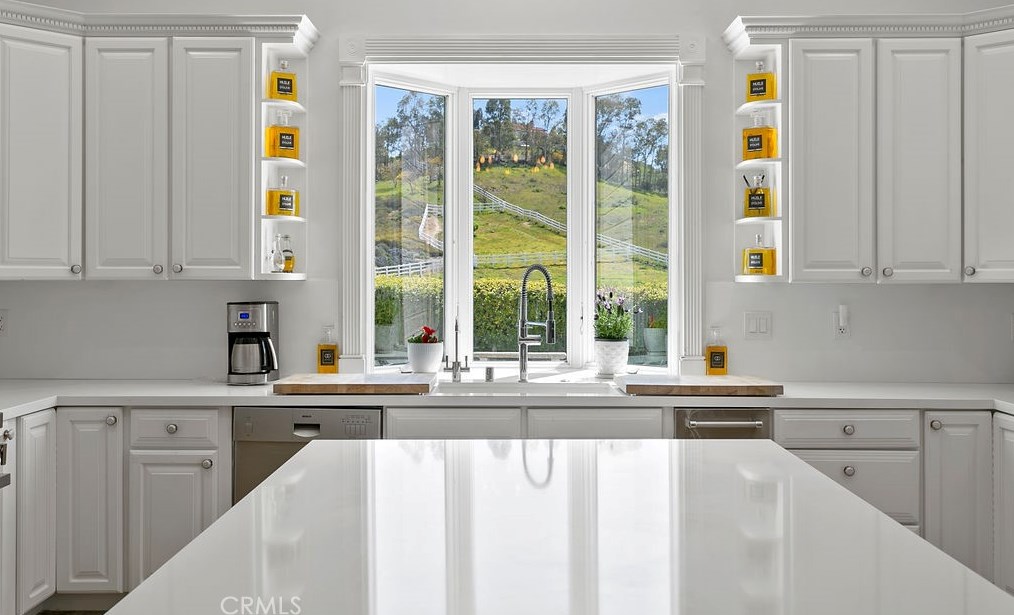 39315 Calle De Suenos, Murrieta CA  92562-7309 exterior