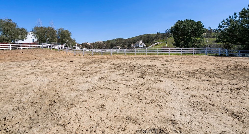 39315 Calle De Suenos, Murrieta CA  92562-7309 exterior