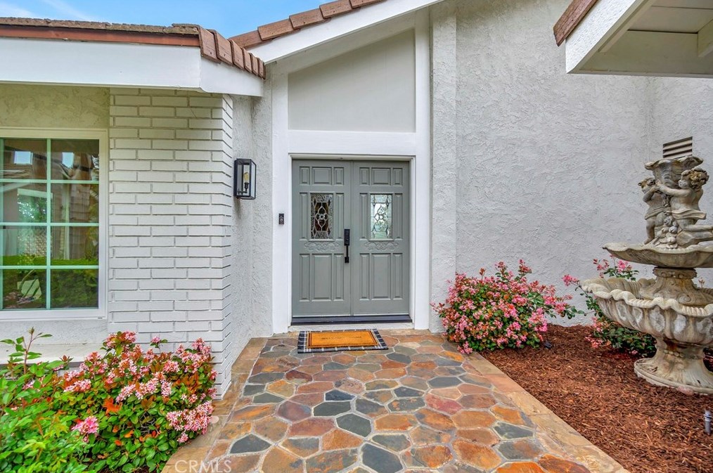 526 S Santiago Way, Anaheim, CA 92807