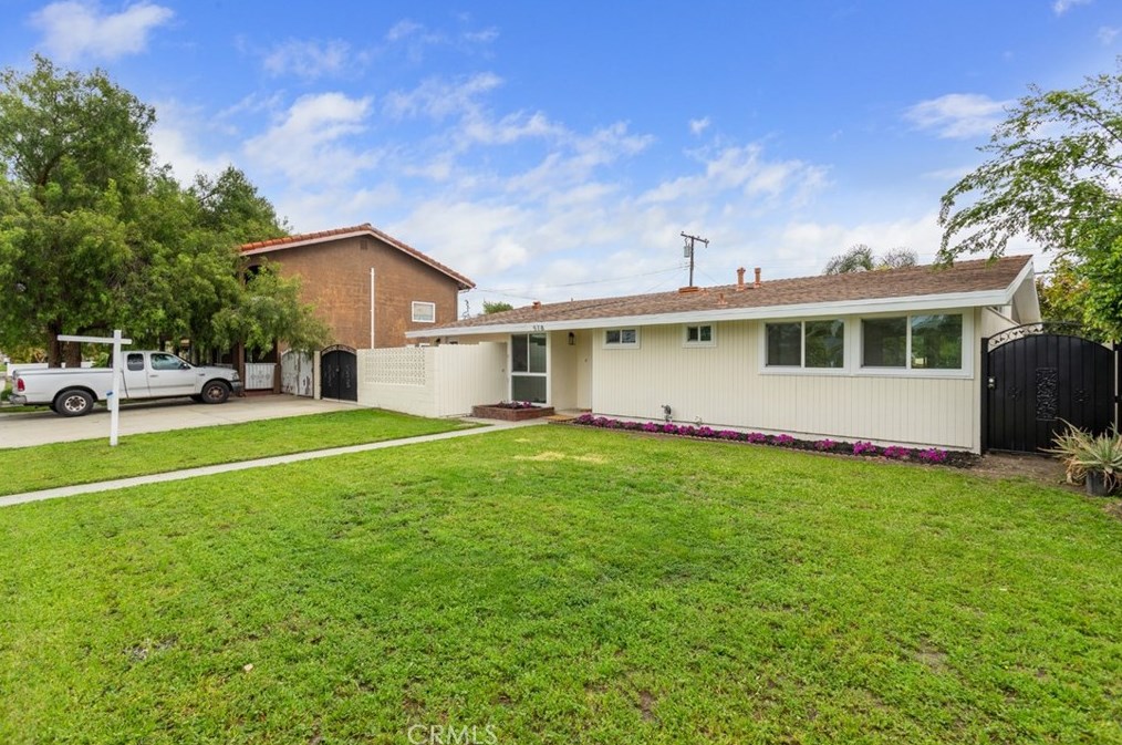 518 W Orangethorpe Ave, Fullerton, CA 92832