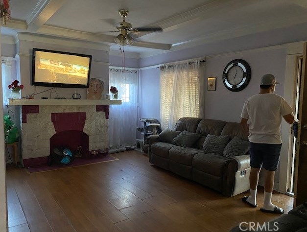 1213 60th St, Los Angeles CA  90001-1119 exterior