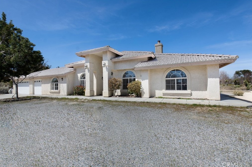 10030 Monte Vista Rd, Phelan, CA 92371-8371