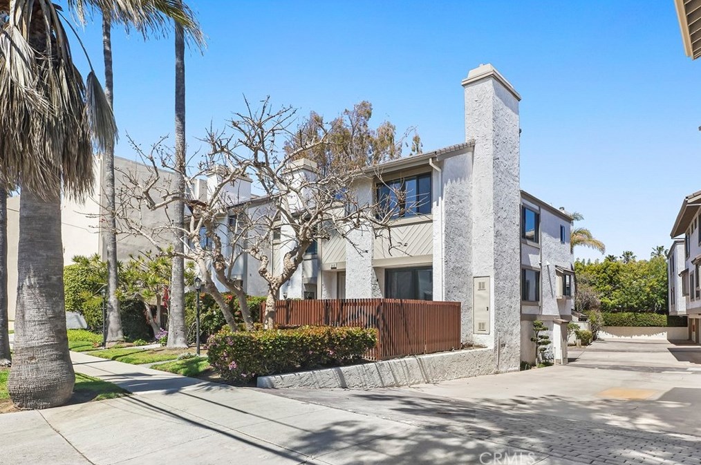 215 Ruby St, Redondo Beach, CA 90277
