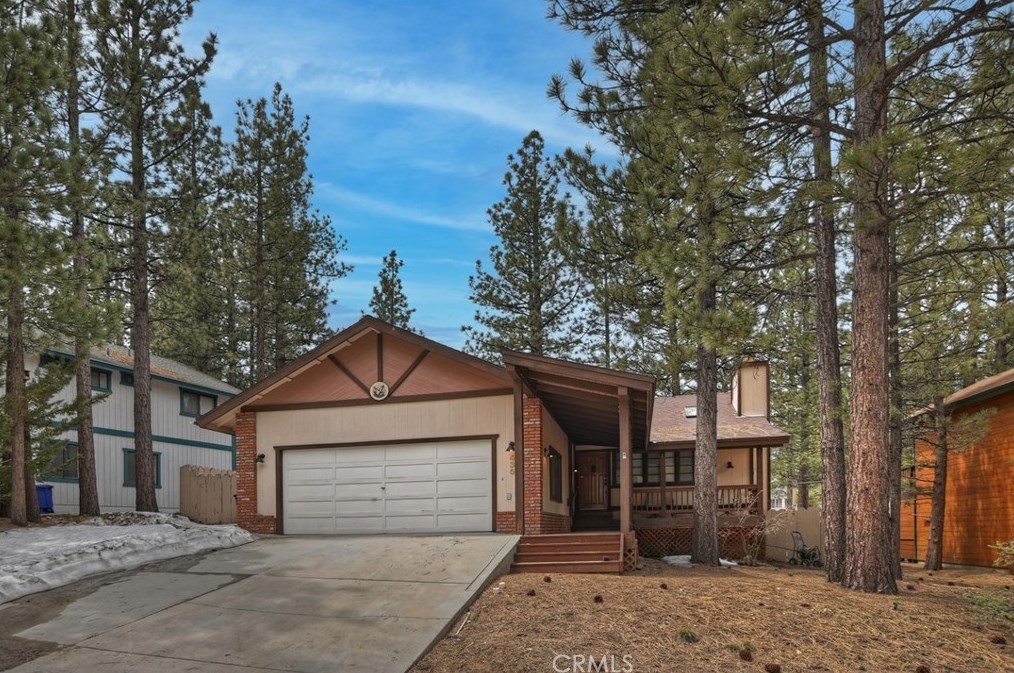 435 Pine View Dr, Big Bear City, CA 92314