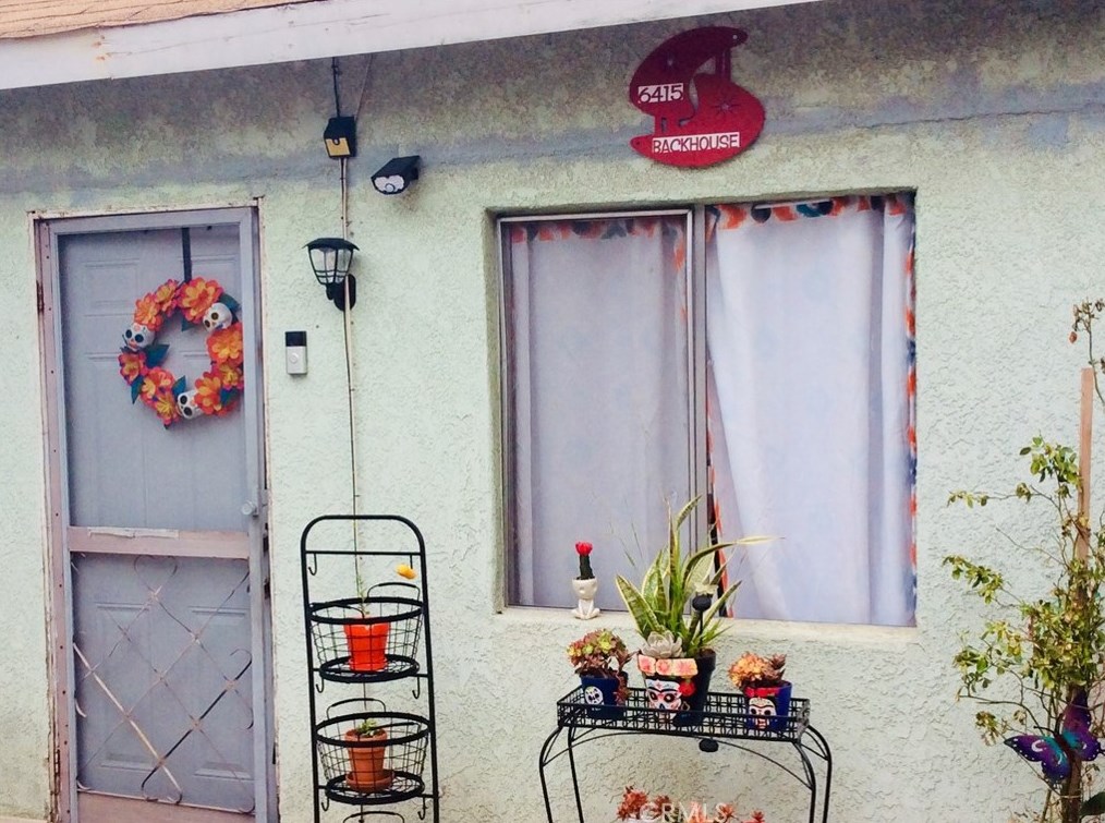 6415 Hereford Dr, Los Angeles CA  90022-5425 exterior