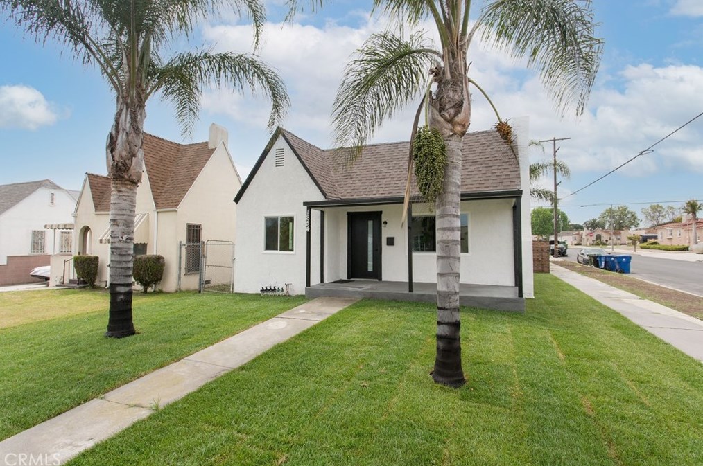 1854 79th St, Los Angeles, CA 90047-2630