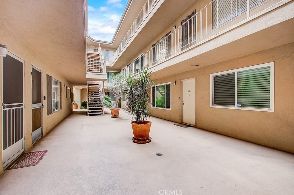 345 Wisconsin Ave #203, Long Beach, CA 90814
