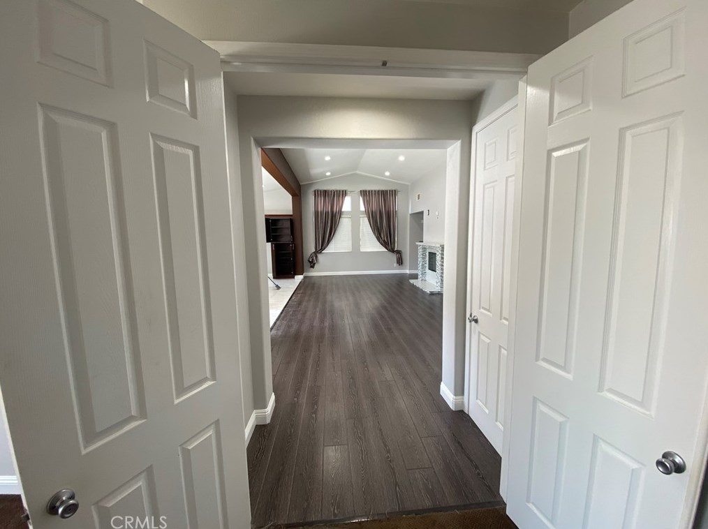 9097 Seal Beach Dr, Hesperia, CA 92344