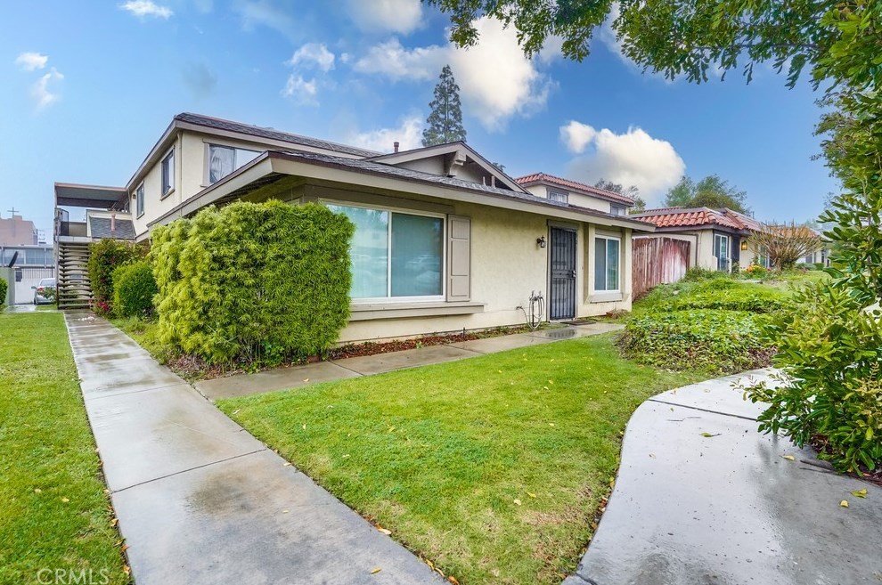 925 Junipero Dr, Duarte, CA 91010-3713