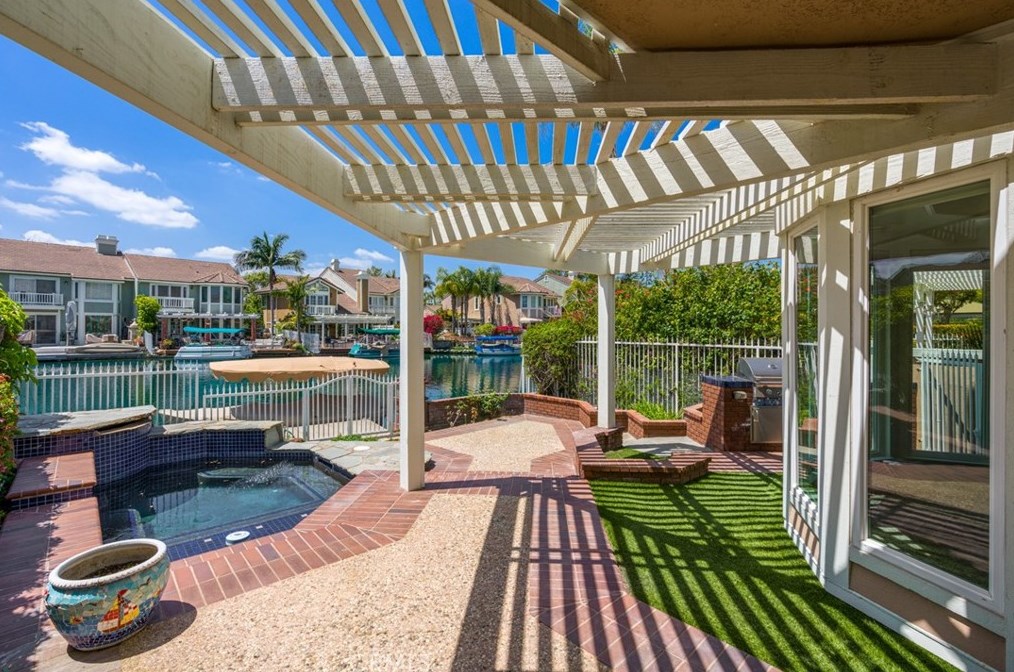 5377 Via Morena, Yorba Linda CA  92886-5008 exterior