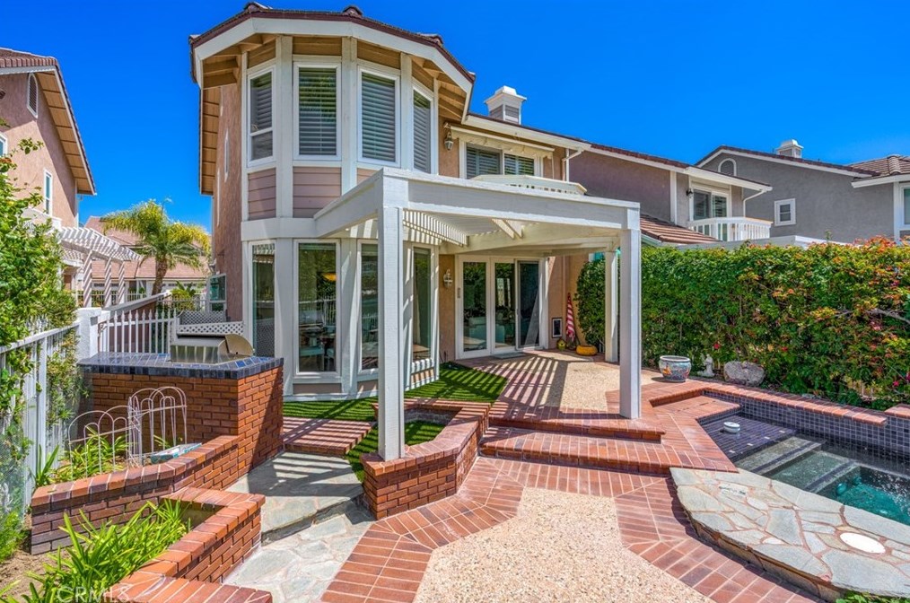 5377 Via Morena, Yorba Linda CA  92886-5008 exterior