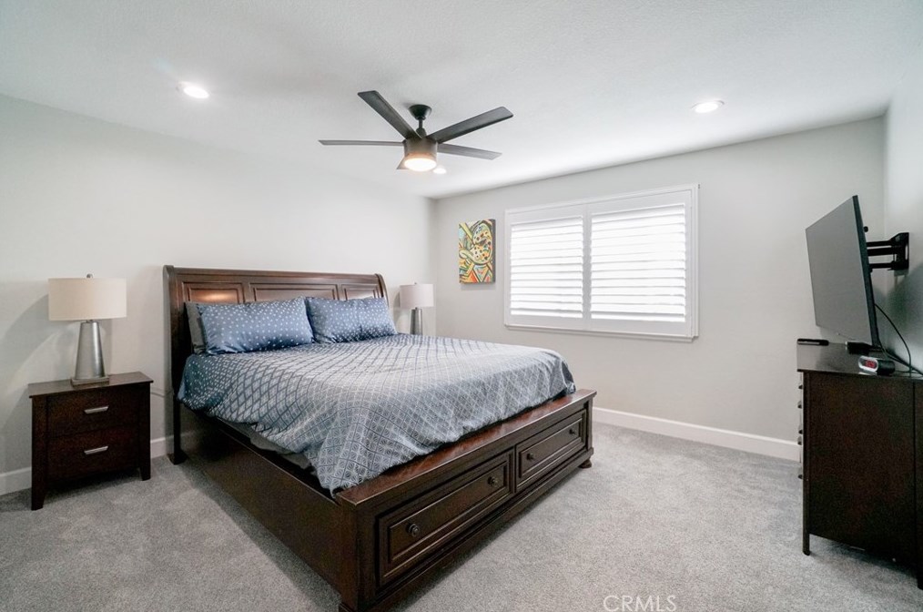 16372 Magellan Ln, Huntington Beach CA  92647-3527 exterior