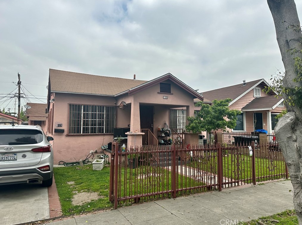 1123 59th St, Los Angeles, CA 90001-1109