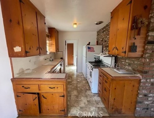 2605 N Poinsettia Ave, Manhattan Beach, CA 90266