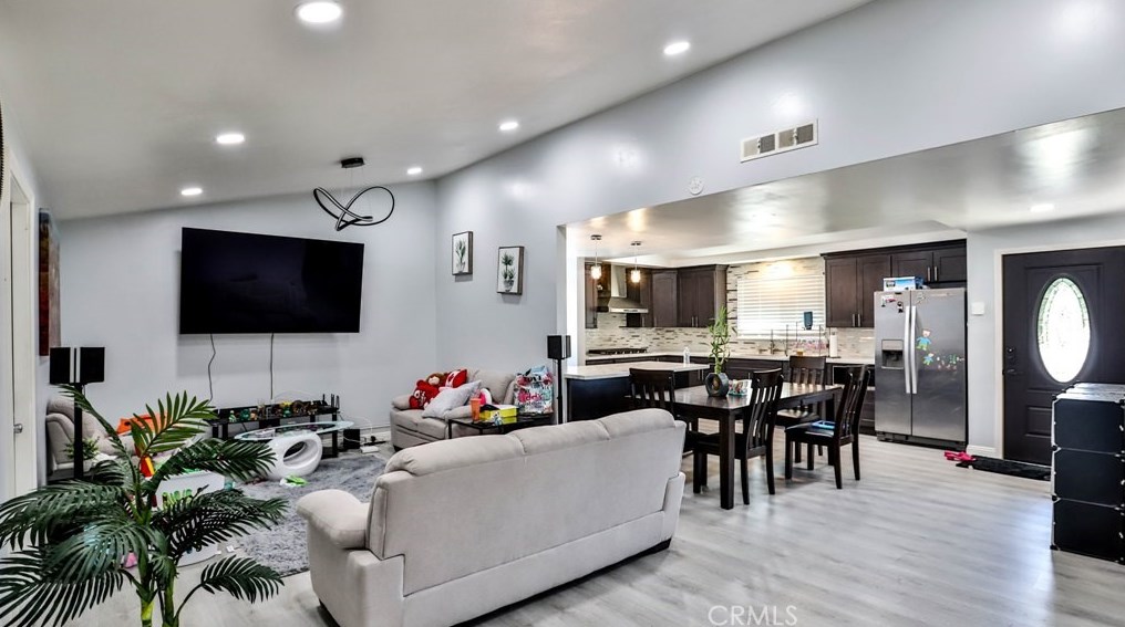 2655 W Shadow Ln, Anaheim, CA 92801