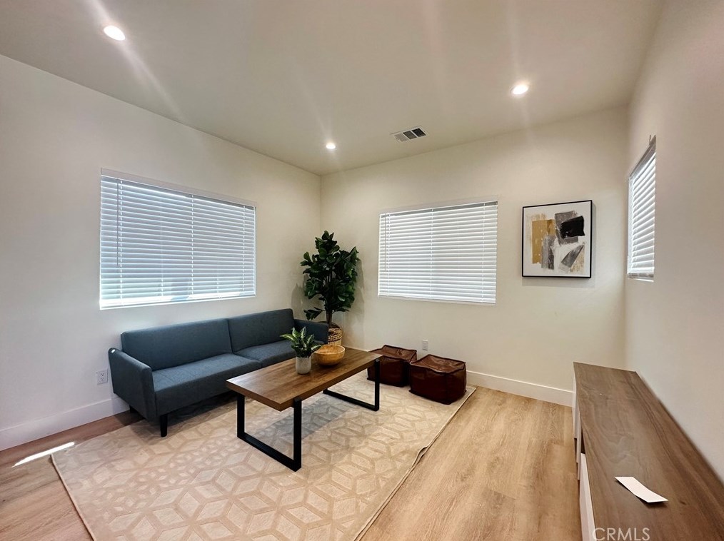 10122 Pua Dr, Huntington Beach, CA 92646
