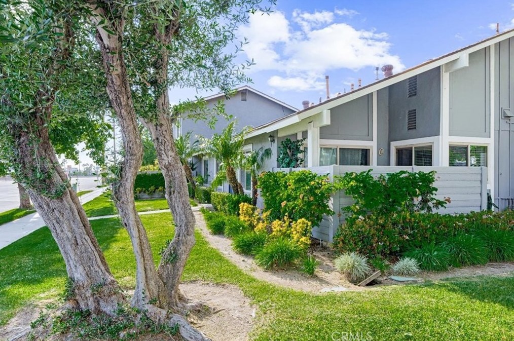 1701 N Willow Woods Dr #a, Anaheim, CA 92807